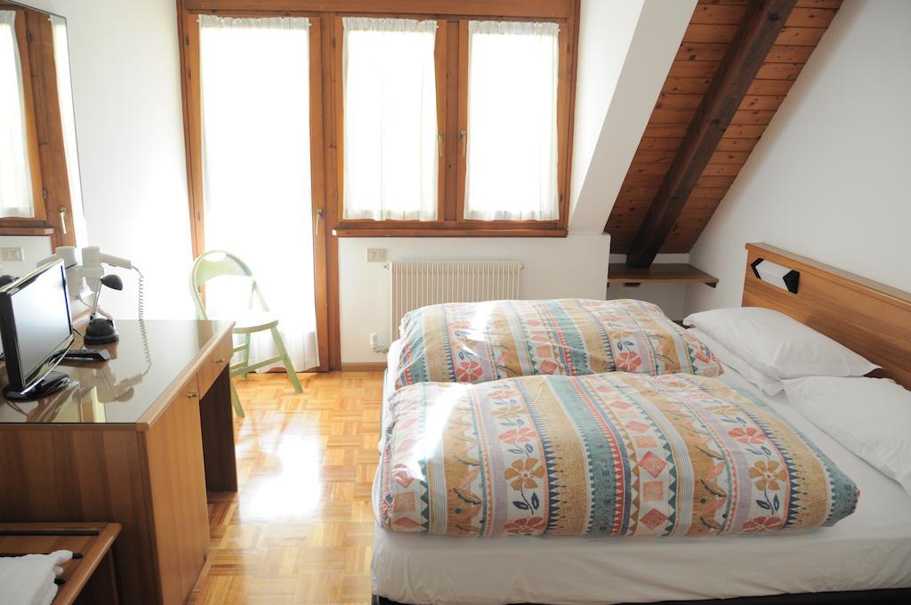 Hotel Europa Cembra Cembra Lisignago Quarto foto